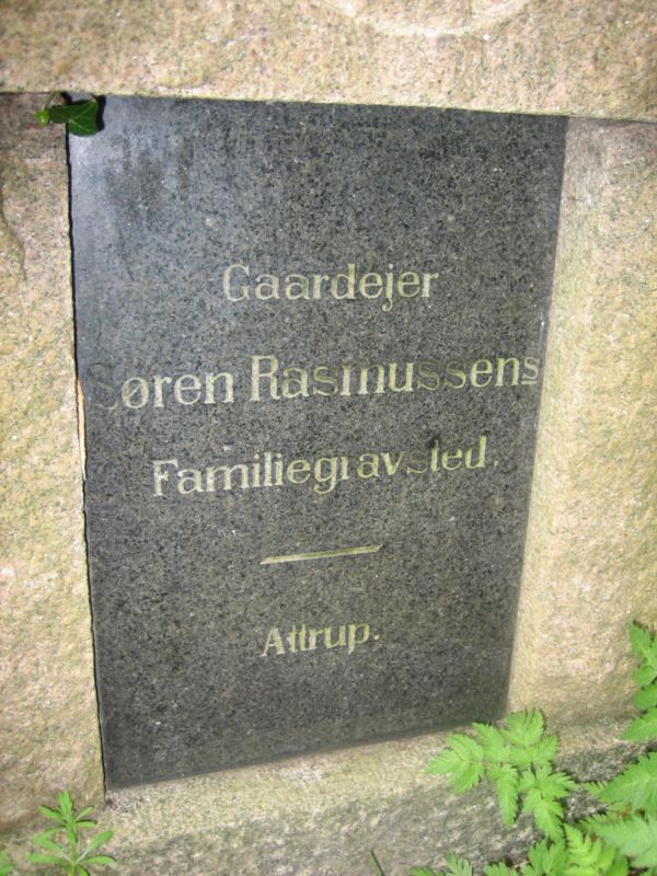 Soeren Rasmussen's familiegravsted1.jpg